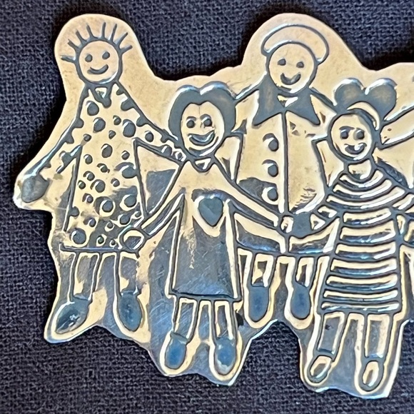 Sterling Save the Children Brooch - Picture 2 of 12